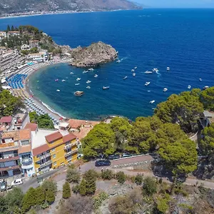 Adalgisa , Taormine Italie